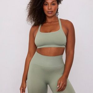 Set Active - Bra + Leggings Matching Set - Matcha